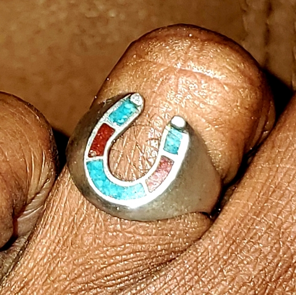 Vintage Sterling Horseshoe Shaped Ring - Picture 4 of 5